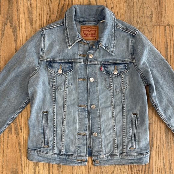 Levi's Women’s Classic Light Blue Denim Jacket Size Medium - Picture 3 of 14